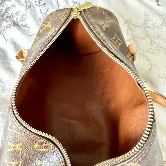 Authentic Louis Vuitton Monogram Canvas Papillion 28 Handbag (Date Code added) - Picture 11 of 16